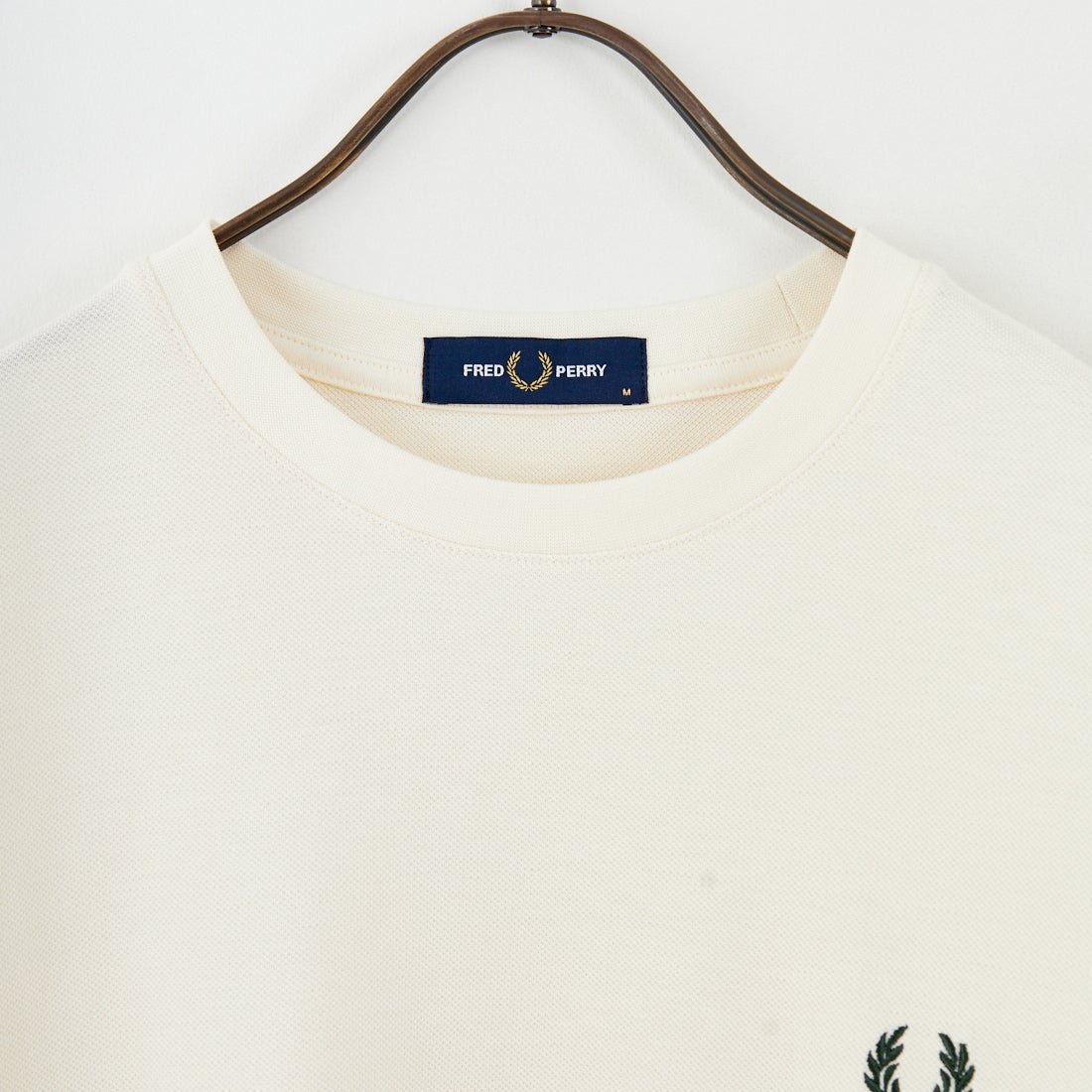 FRED PERRY [フレッドペリー] ワンポイントロゴ刺繍 ツインティップTシャツ [M2396] 560 ECRU