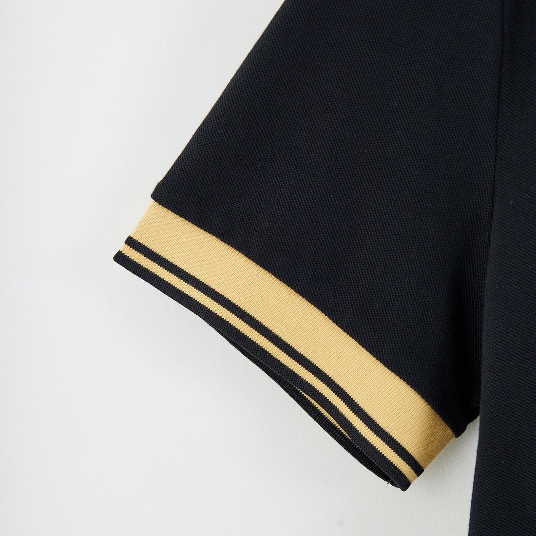 FRED PERRY [フレッドペリー] ワンポイントロゴ刺繍 ツインティップTシャツ [M2396] 90A BLACK