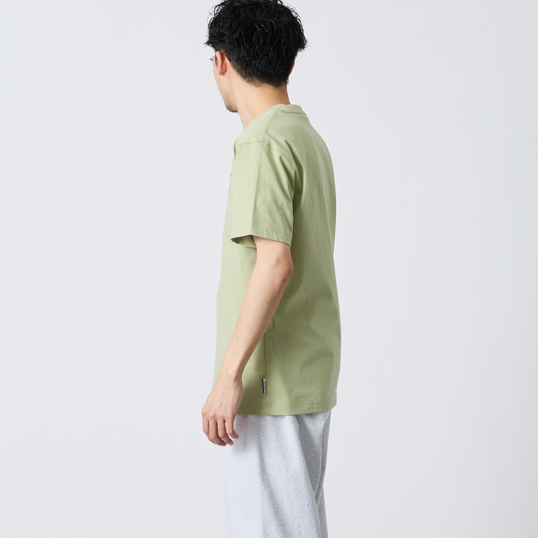 PARIS SAINT-GERMAN [パリ・サンジェルマン] PSGロゴプリント ショートスリーブTシャツ [PS0126SS0003] LT.KHAKI &&モデル身長：168cm 着用サイズ：M&&