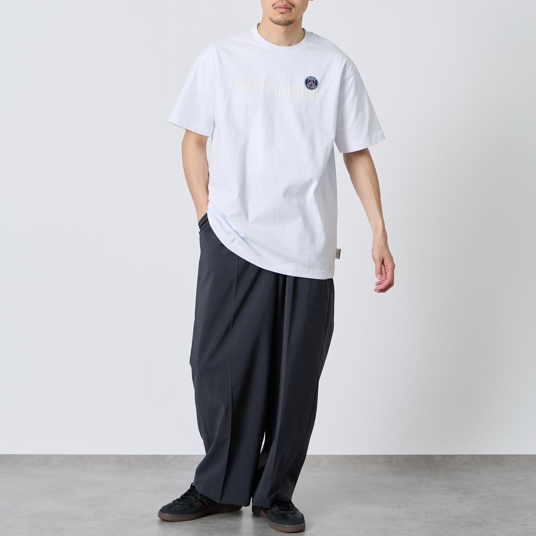 PARIS SAINT-GERMAN [パリ・サンジェルマン] PSGロゴプリント ショートスリーブTシャツ [PS0126SS0003] WHITE &&モデル身長：168cm 着用サイズ：L&&