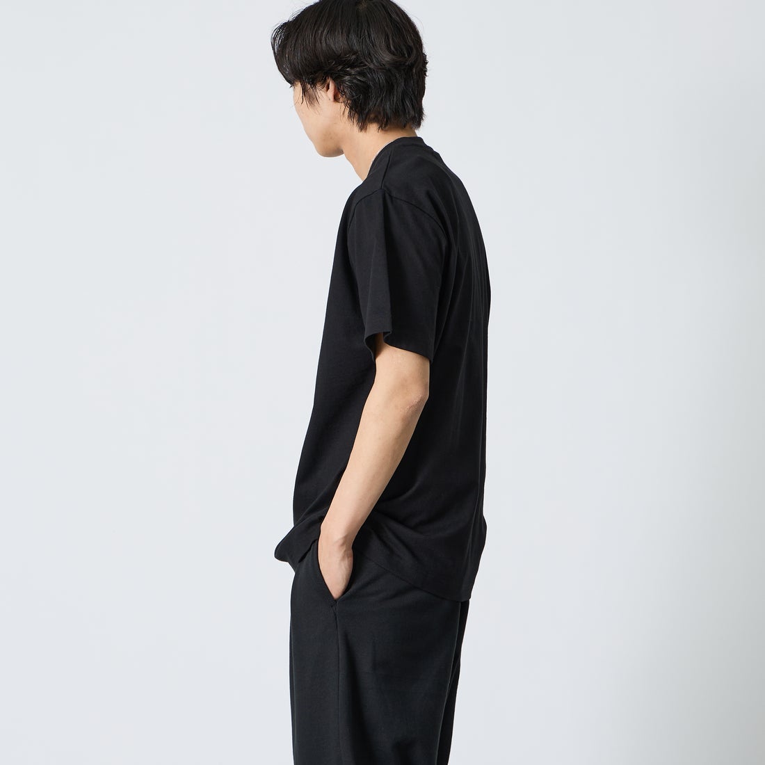 PARIS SAINT-GERMAN [パリ・サンジェルマン] PSGロゴプリント ショートスリーブTシャツ [PS0126SS0003] BLACK &&モデル身長：179cm 着用サイズ：XL&&
