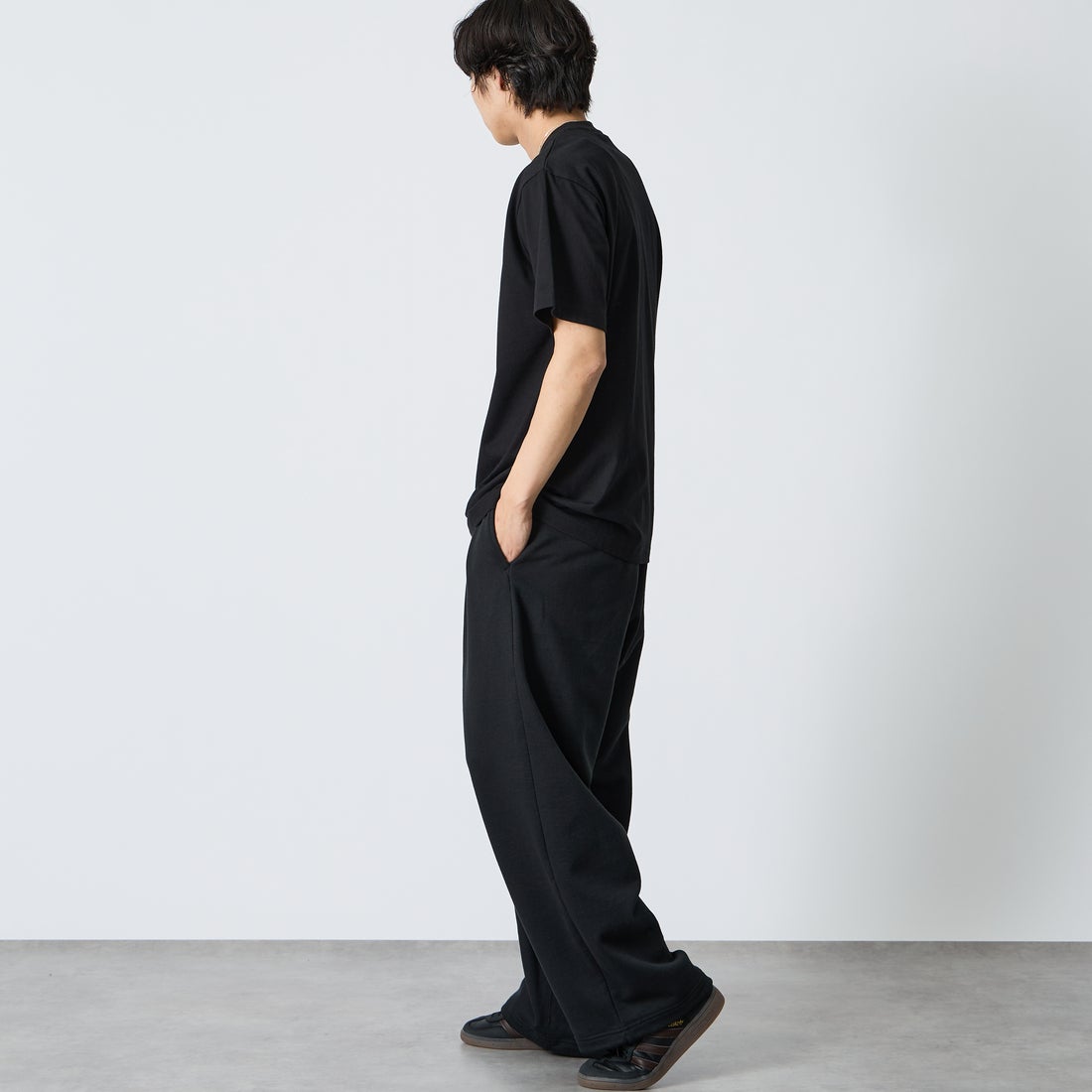PARIS SAINT-GERMAN [パリ・サンジェルマン] PSGロゴプリント ショートスリーブTシャツ [PS0126SS0003] BLACK &&モデル身長：179cm 着用サイズ：XL&&