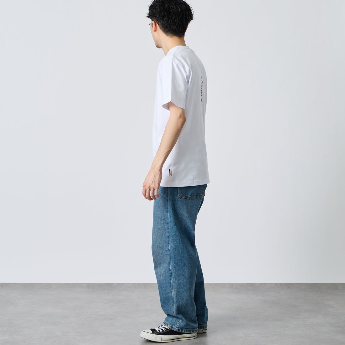 PARIS SAINT-GERMAN [パリ・サンジェルマン] バーティカルロゴ バックプリント ショートスリーブTシャツ [PS0126SS0004] WHITE &&モデル身長：168cm 着用サイズ：M&&