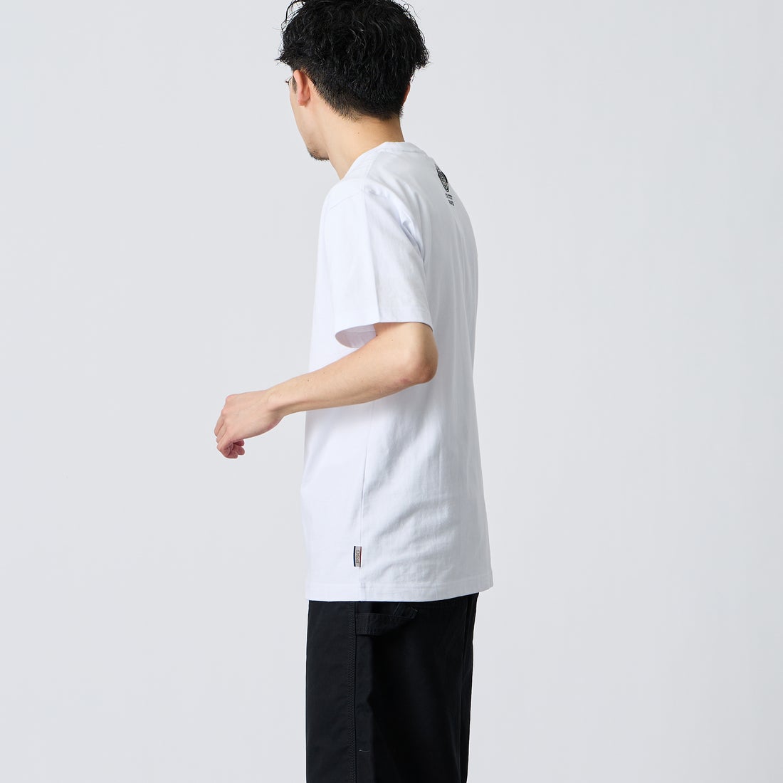 PARIS SAINT-GERMAN [パリ・サンジェルマン] PARISロゴ ラバープリント ショートスリーブTシャツ [PS0126SS0006] WHITE &&モデル身長：167cm 着用サイズ：M&&
