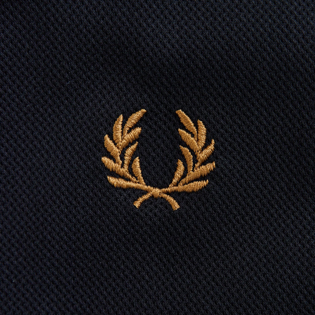 FRED PERRY [フレッドペリー] コンプレスメッシュ ワンポイントロゴ刺繍 ショートスリーブシャツ [M1745] 102 BLACK