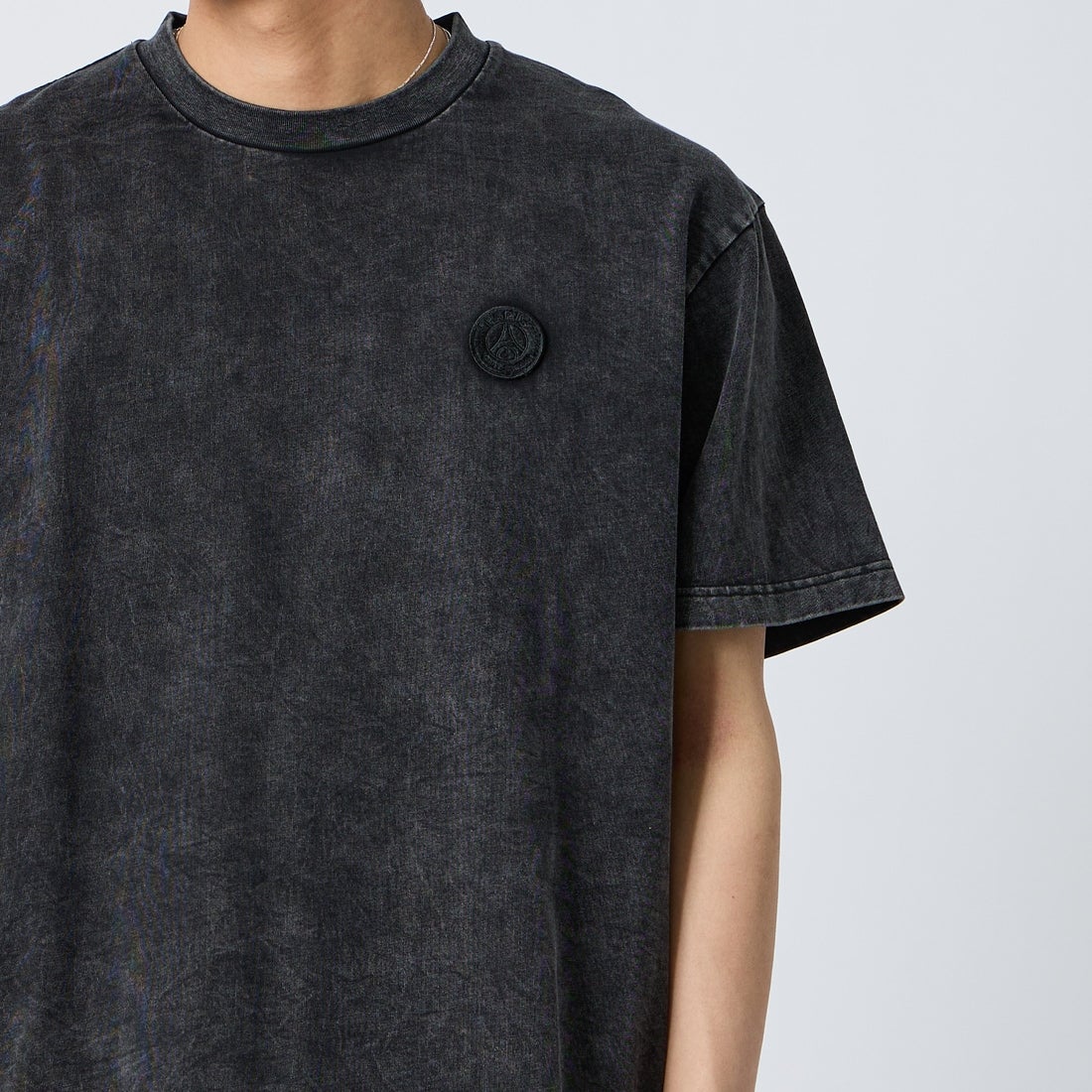 PARIS SAINT-GERMAN [パリ・サンジェルマン] バックプリント ショートスリーブTシャツ [PS0126SS0008] BLACK &&モデル身長：179cm 着用サイズ：XL&&