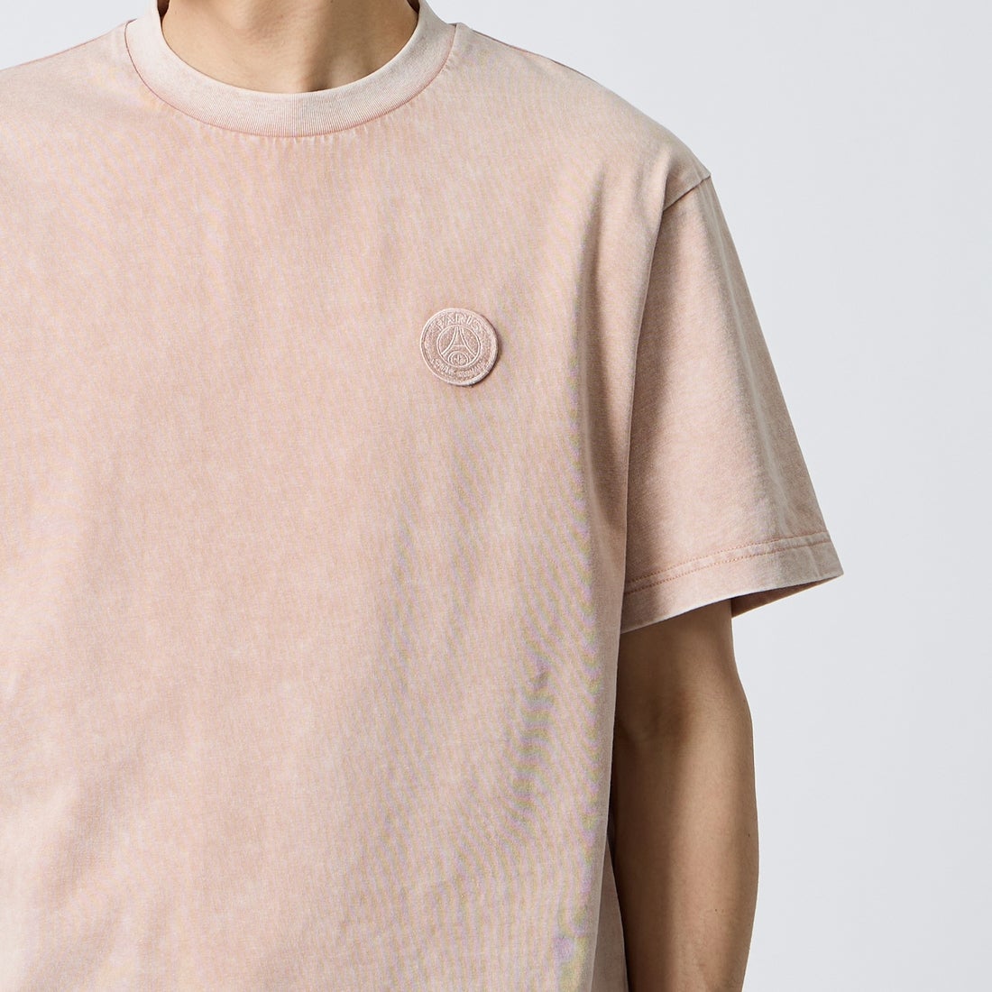 PARIS SAINT-GERMAN [パリ・サンジェルマン] バックプリント ショートスリーブTシャツ [PS0126SS0008] IVORY &&モデル身長：168cm 着用サイズ：M&&