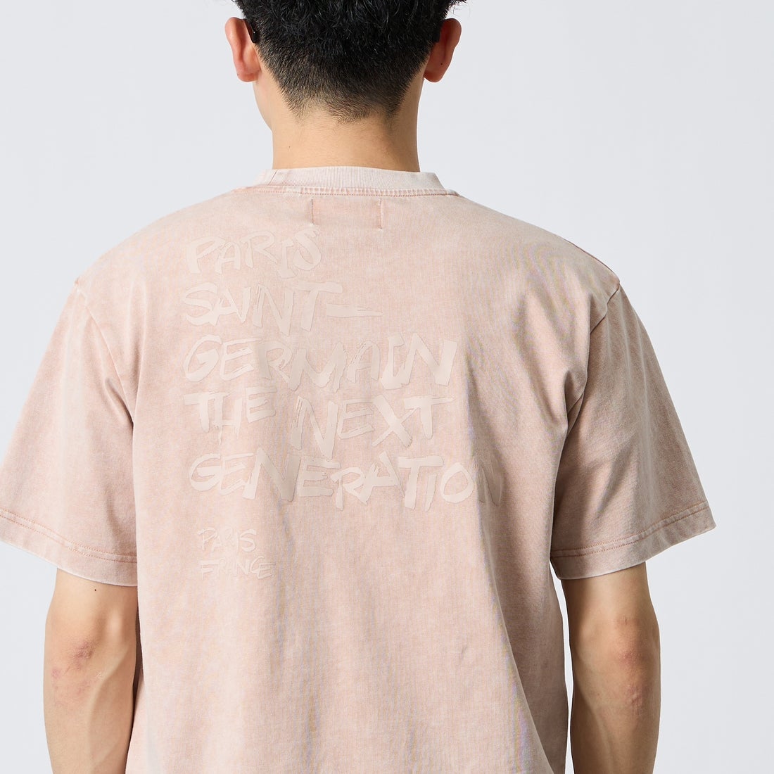 PARIS SAINT-GERMAN [パリ・サンジェルマン] バックプリント ショートスリーブTシャツ [PS0126SS0008] IVORY &&モデル身長：168cm 着用サイズ：M&&