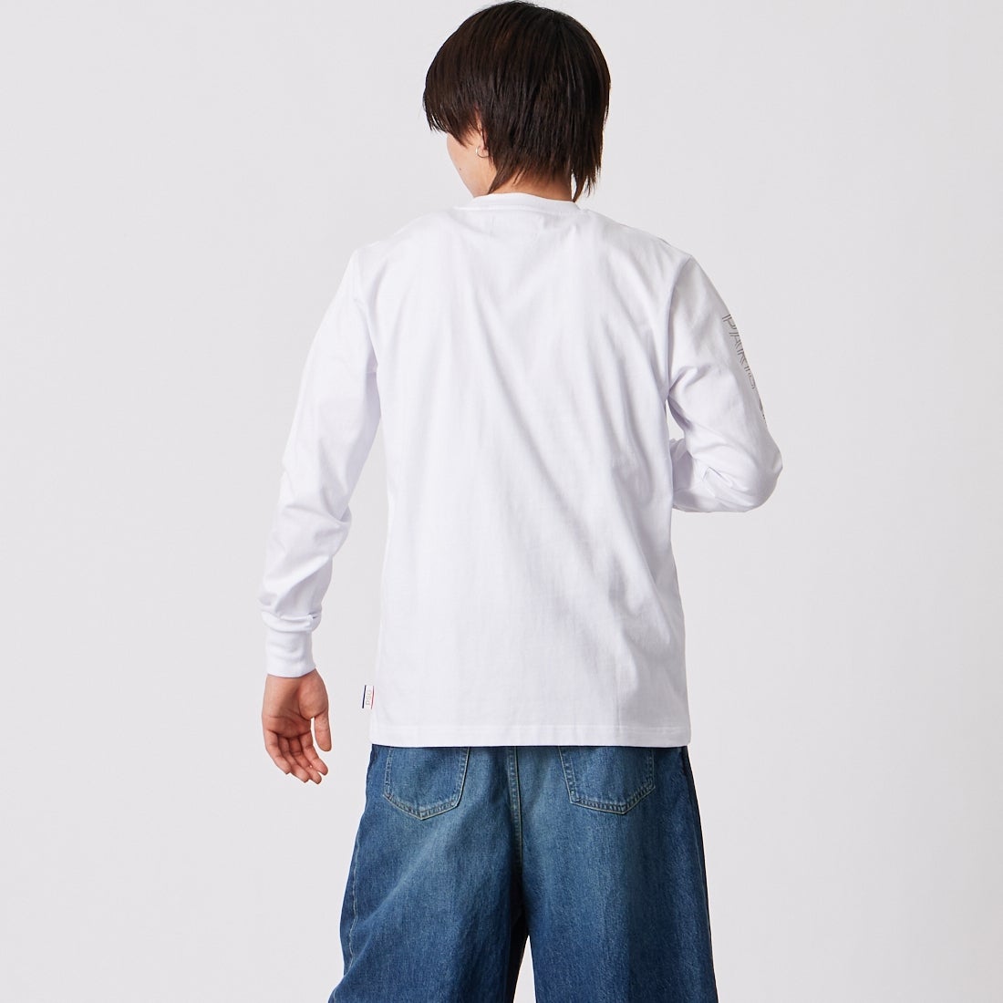 PARIS SAINT-GERMAN [パリ・サンジェルマン] ワッペン刺繍ロゴ スリーブプリント ロングスリーブTシャツ [PS0326SS0001] WHITE &&モデル身長：177cm 着用サイズ：M&&