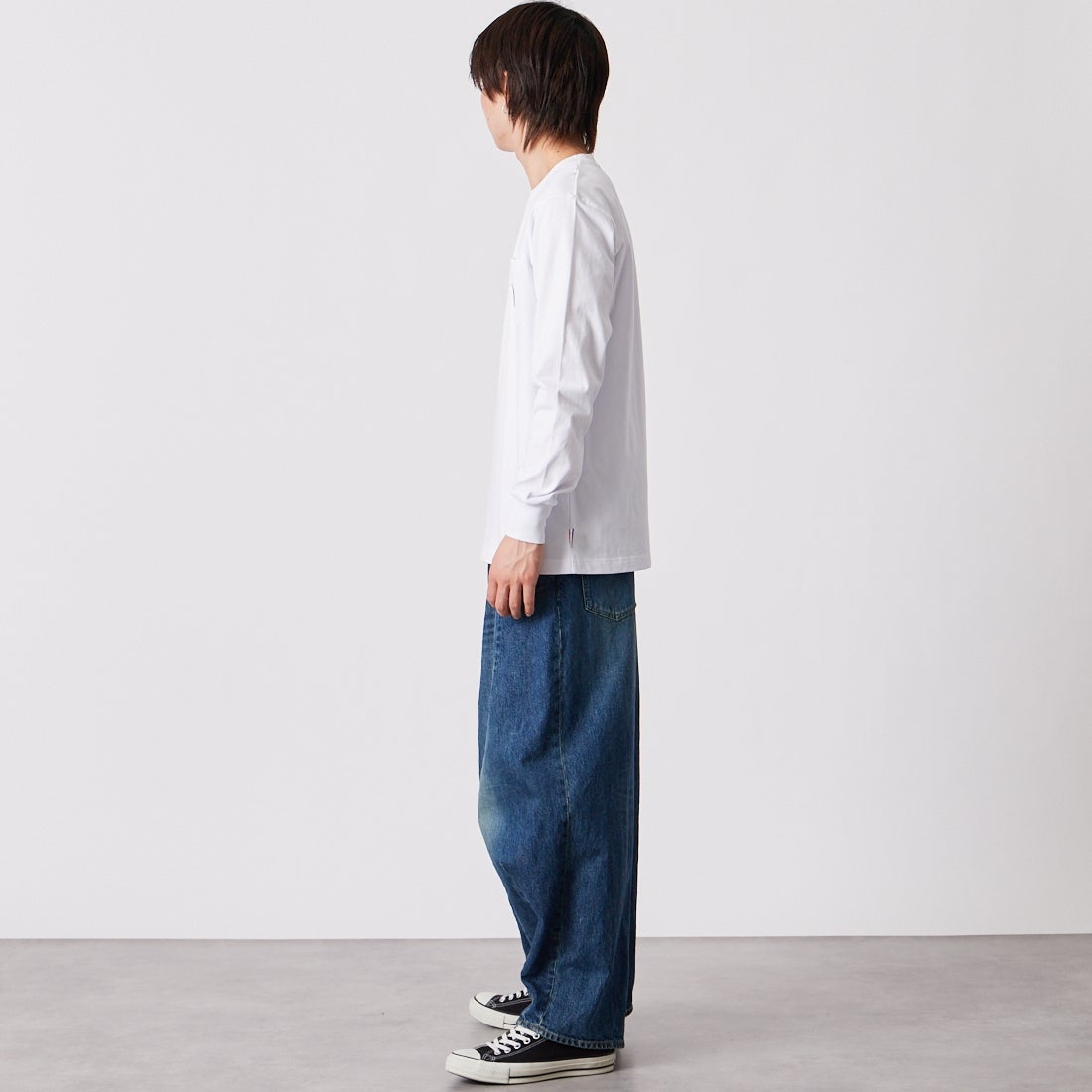 PARIS SAINT-GERMAN [パリ・サンジェルマン] ワッペン刺繍ロゴ スリーブプリント ロングスリーブTシャツ [PS0326SS0001] WHITE &&モデル身長：177cm 着用サイズ：M&&