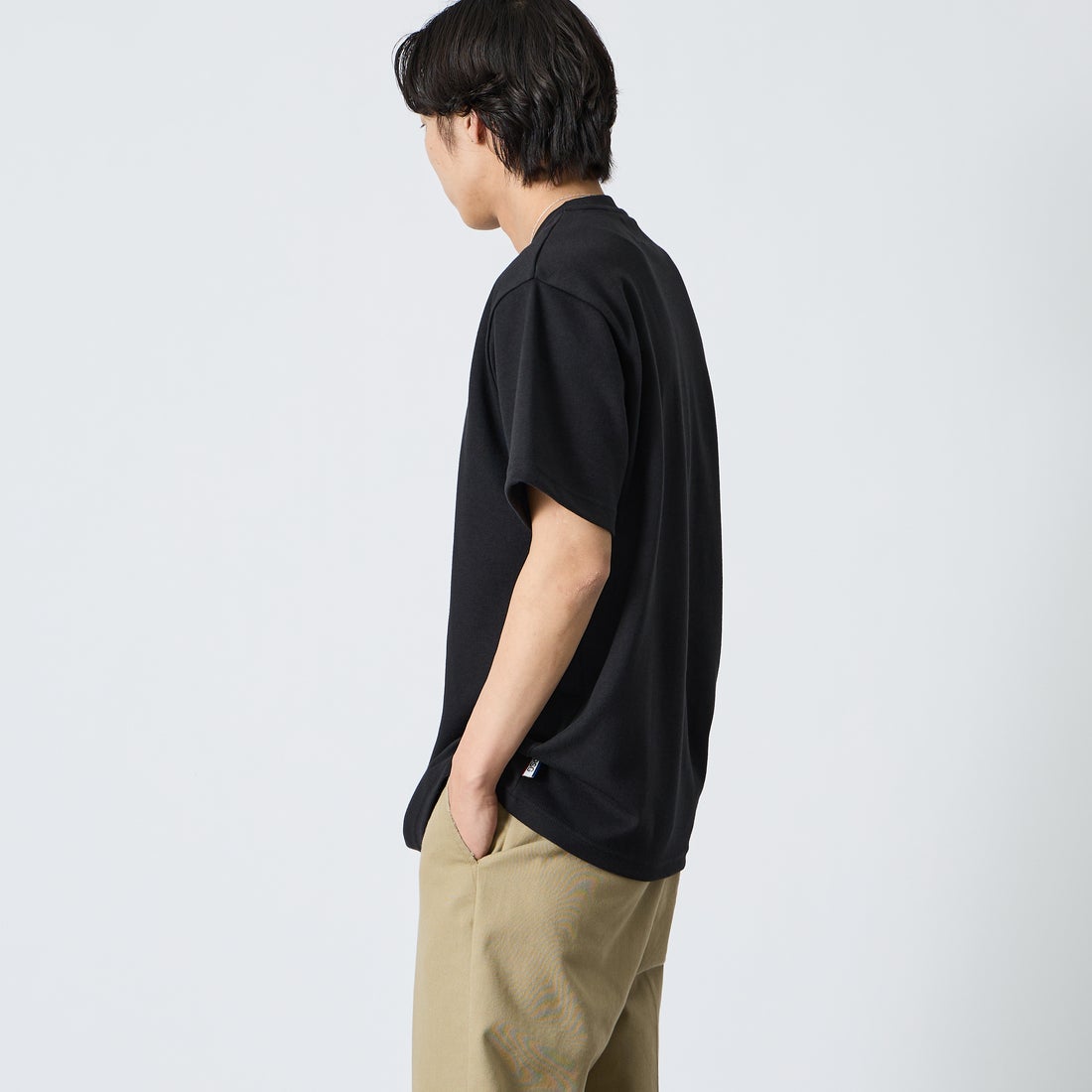 PARIS SAINT-GERMAN [パリ・サンジェルマン] PSGエンボスロゴ ショートスリーブTシャツ [PS0526SS0001] BLACK &&モデル身長：179cm 着用サイズ：XL&&