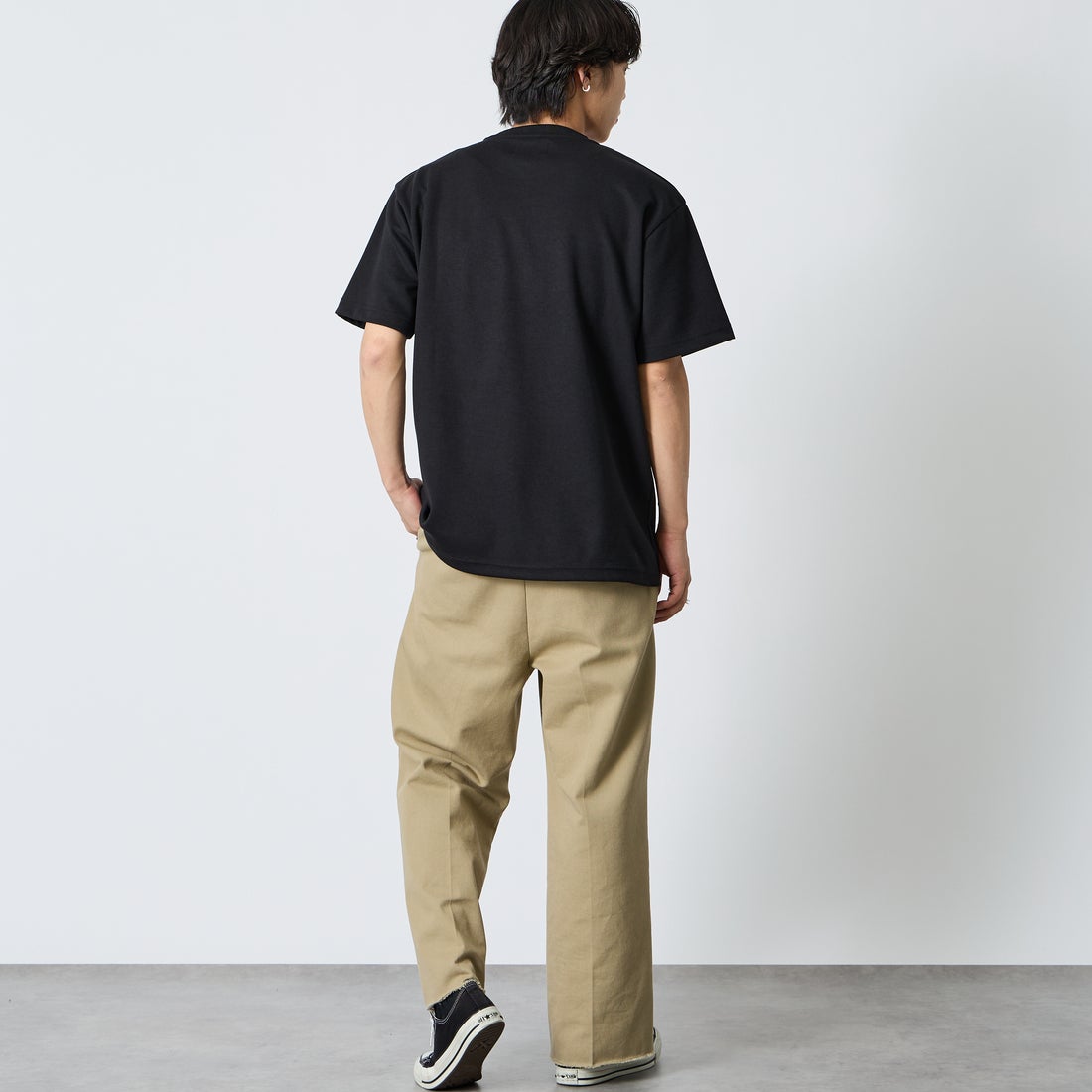 PARIS SAINT-GERMAN [パリ・サンジェルマン] PSGエンボスロゴ ショートスリーブTシャツ [PS0526SS0001] BLACK &&モデル身長：179cm 着用サイズ：XL&&
