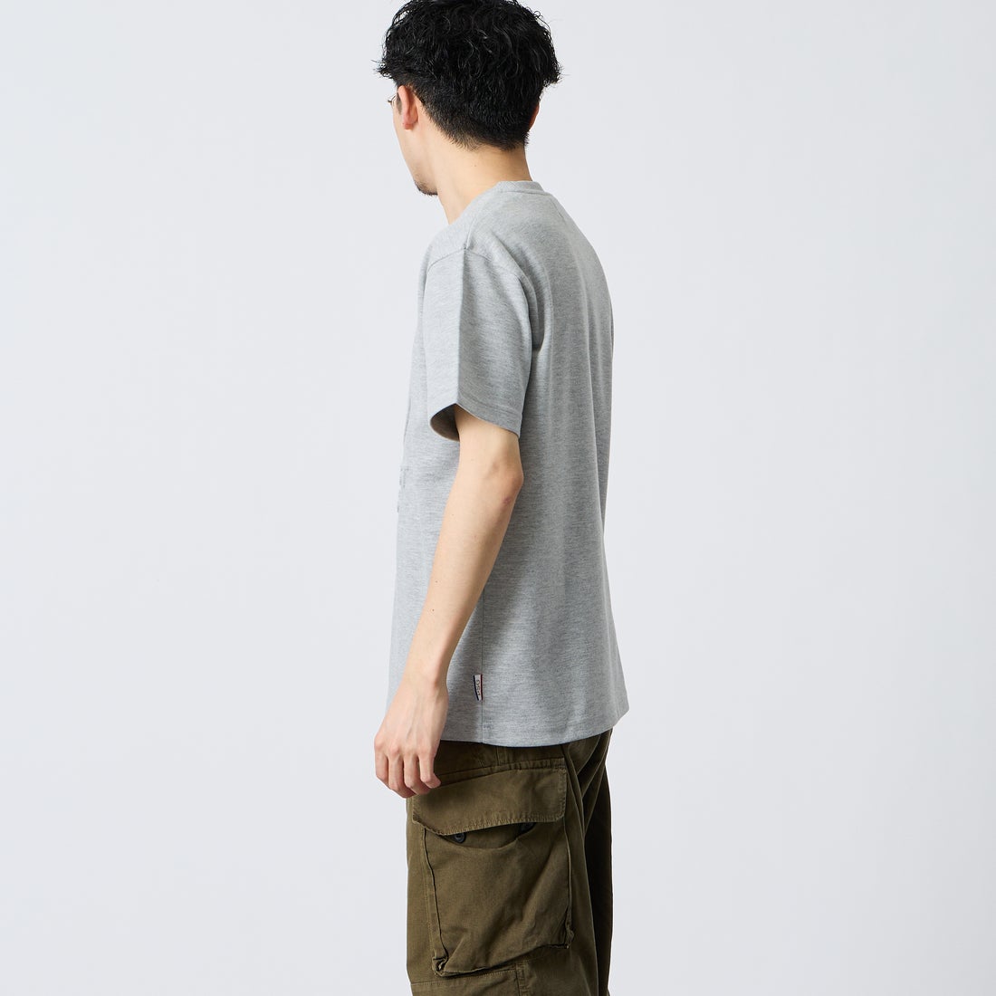 PARIS SAINT-GERMAN [パリ・サンジェルマン] PSGエンボスロゴ ショートスリーブTシャツ [PS0526SS0001] H.GRAY &&モデル身長：167cm 着用サイズ：M&&
