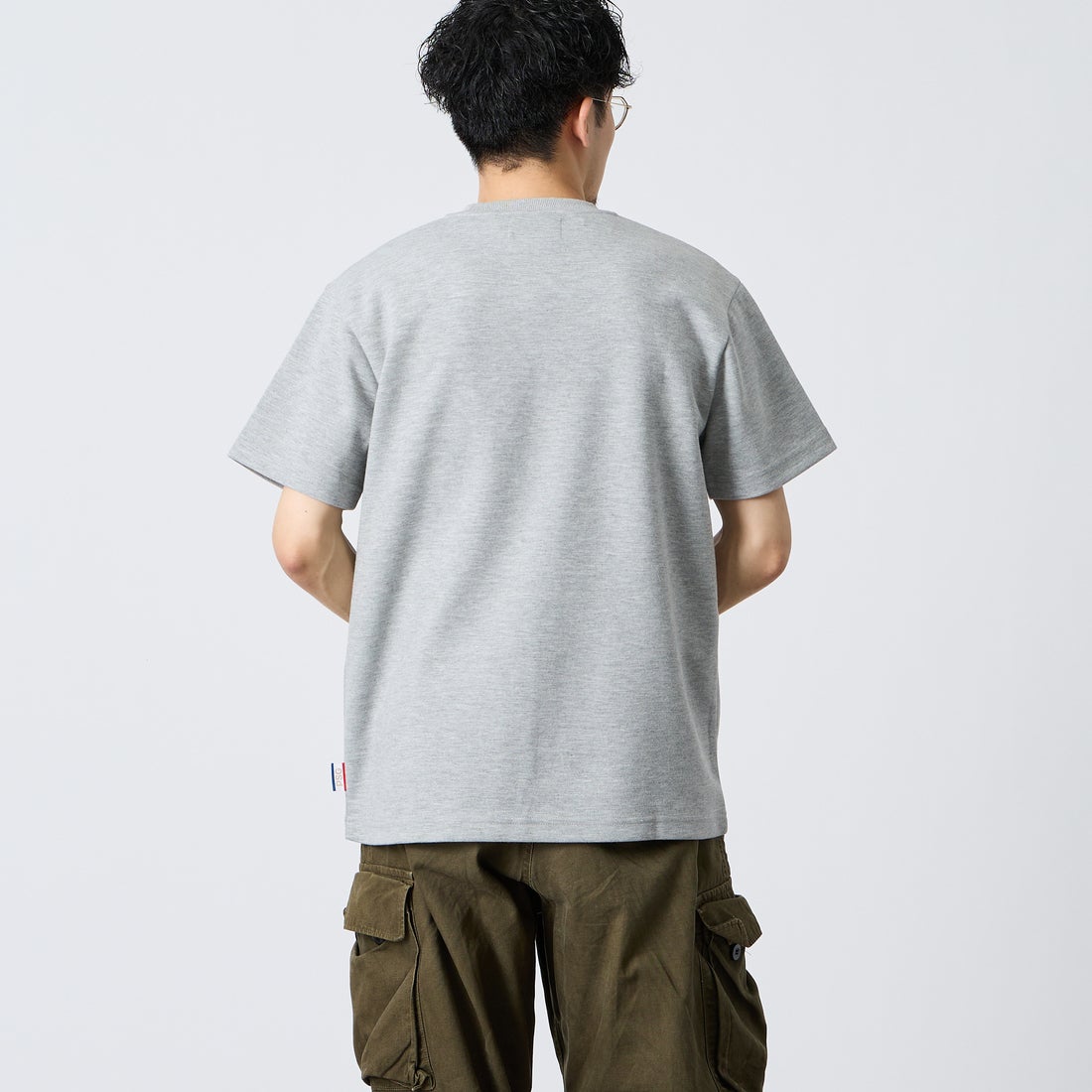 PARIS SAINT-GERMAN [パリ・サンジェルマン] PSGエンボスロゴ ショートスリーブTシャツ [PS0526SS0001] H.GRAY &&モデル身長：167cm 着用サイズ：M&&