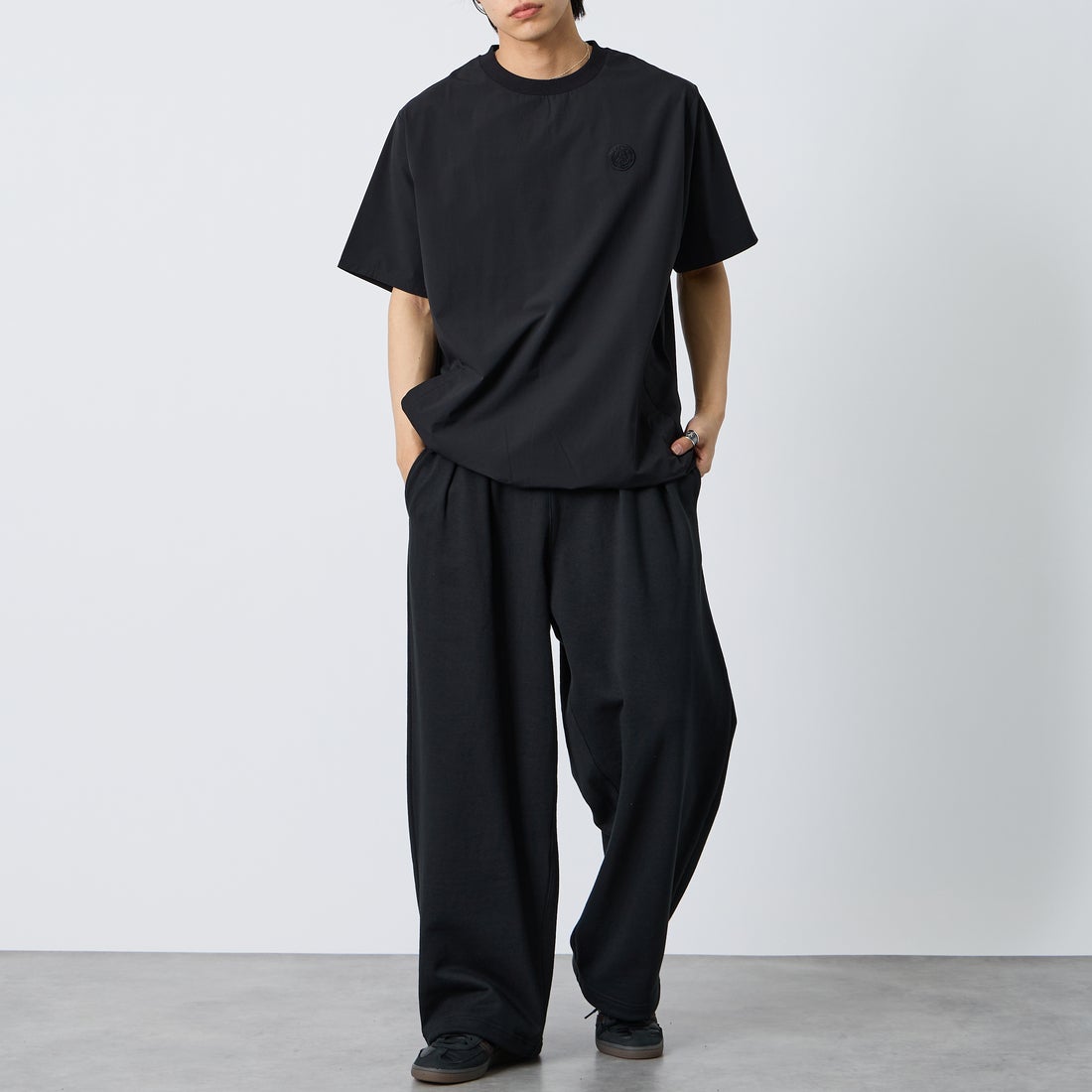 PARIS SAINT-GERMAN [パリ・サンジェルマン] ワッペン刺繍ロゴ バックプリント ショートスリーブTシャツ [PS2126SS0001] BLACK &&モデル身長：179cm 着用サイズ：XL&&