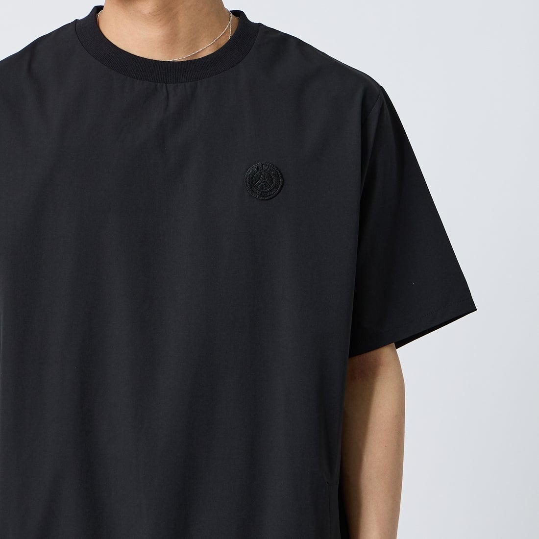 PARIS SAINT-GERMAN [パリ・サンジェルマン] ワッペン刺繍ロゴ バックプリント ショートスリーブTシャツ [PS2126SS0001] BLACK &&モデル身長：179cm 着用サイズ：XL&&