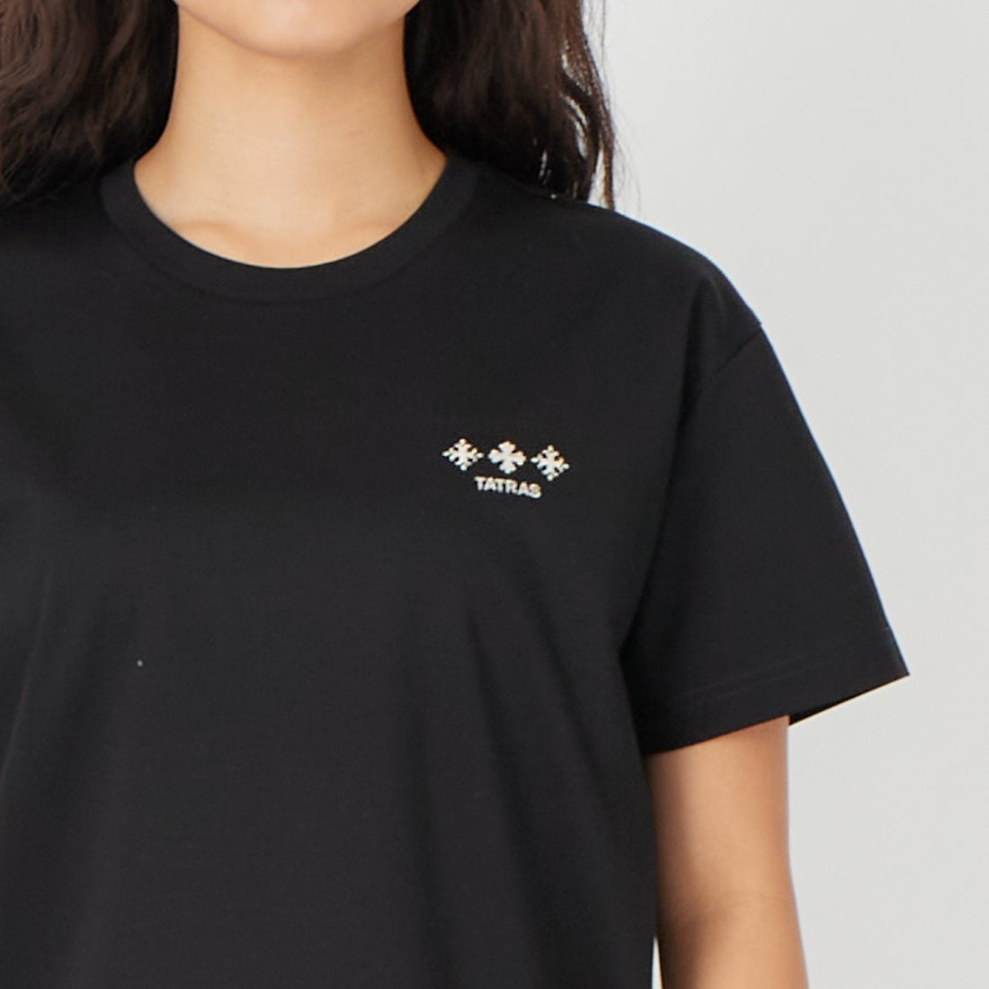 TATRAS [タトラス] GISELLA/ジゼラ ショートスリーブTシャツ [LCKZ0750083588] BLACK &&モデル身長：162cm 着用サイズ：1&&