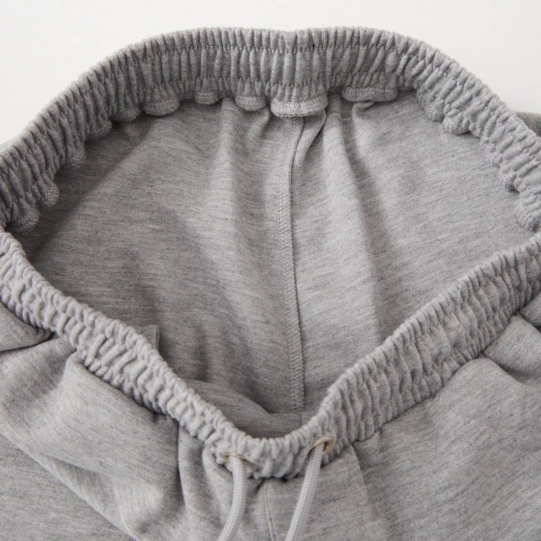 PARIS SAINT-GERMAN [パリ・サンジェルマン] ワッペン刺繍ロゴ スウェットショートパンツ [PS1226SS0001] H.GRAY