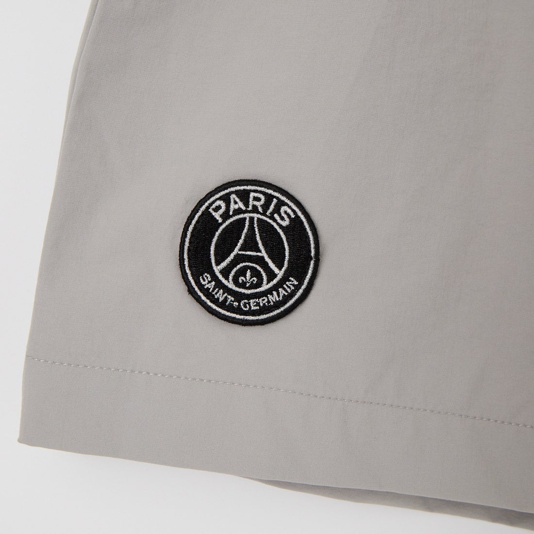 PARIS SAINT-GERMAN [パリ・サンジェルマン] ワッペン刺繍ロゴ ショートパンツ [PS1226SS0002] LT.GRAY