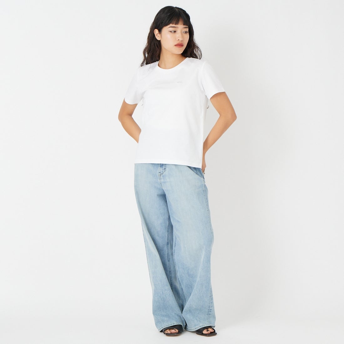 TATRAS [タトラス] ALEA/エーリア ショートスリーブTシャツ [LCKZ0057083588] WHITE &&モデル身長：162cm 着用サイズ：2&&