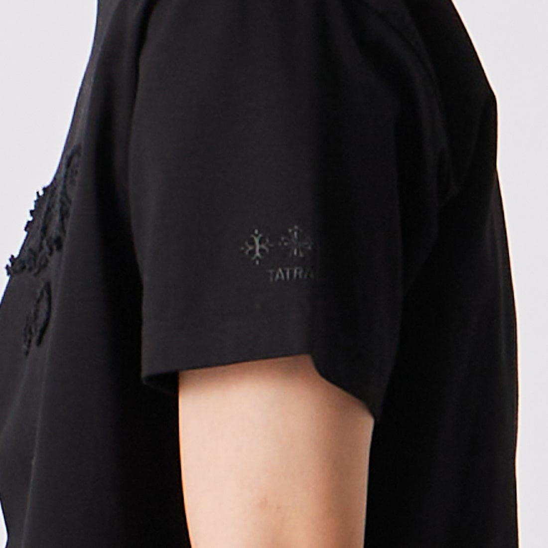 TATRAS [タトラス] ANCEO/アンチェオ ショートスリーブTシャツ [MCKZ0371083588] BLACK &&モデル身長：177cm 着用サイズ：1&&