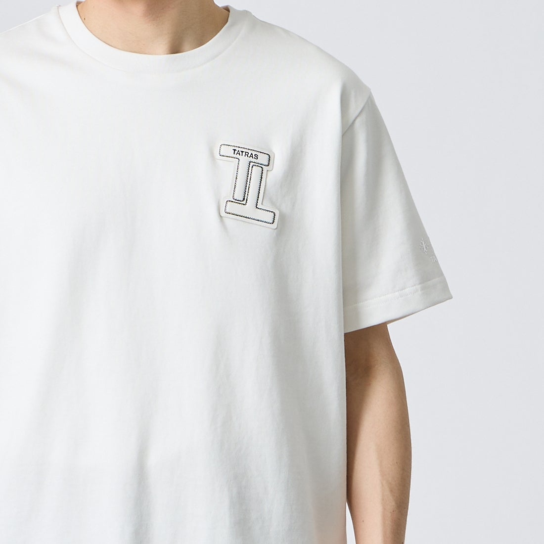 TATRAS [タトラス] CEFEO/セフィア ショートスリーブTシャツ [MCKZ0373083588] IVORY &&モデル身長：168cm 着用サイズ：1&&