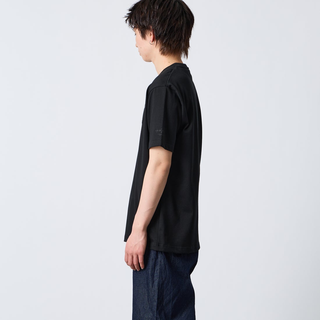 TATRAS [タトラス] CEFEO/セフィア ショートスリーブTシャツ [MCKZ0373083588] BLACK &&モデル身長：177cm 着用サイズ：2&&