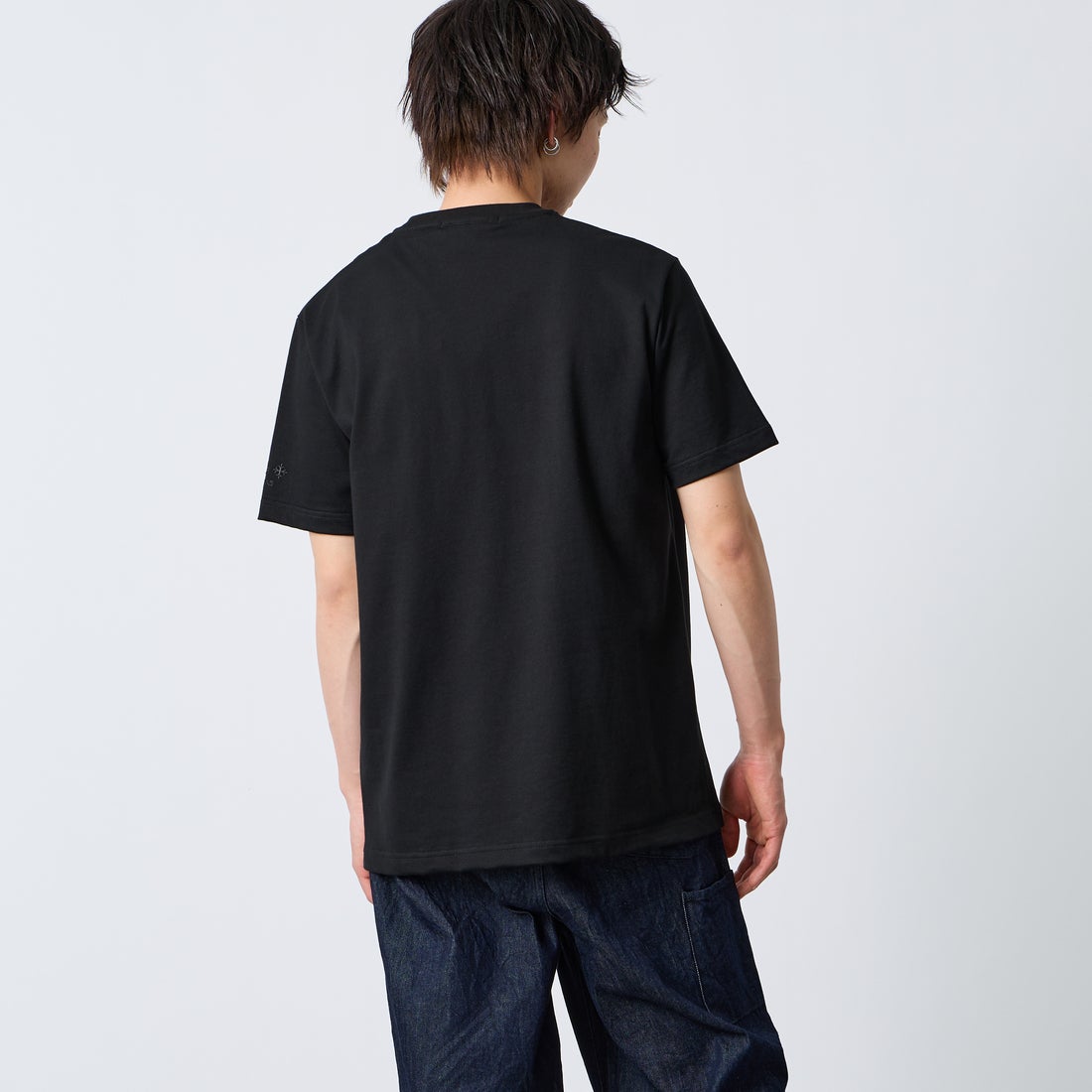 TATRAS [タトラス] CEFEO/セフィア ショートスリーブTシャツ [MCKZ0373083588] BLACK &&モデル身長：177cm 着用サイズ：2&&