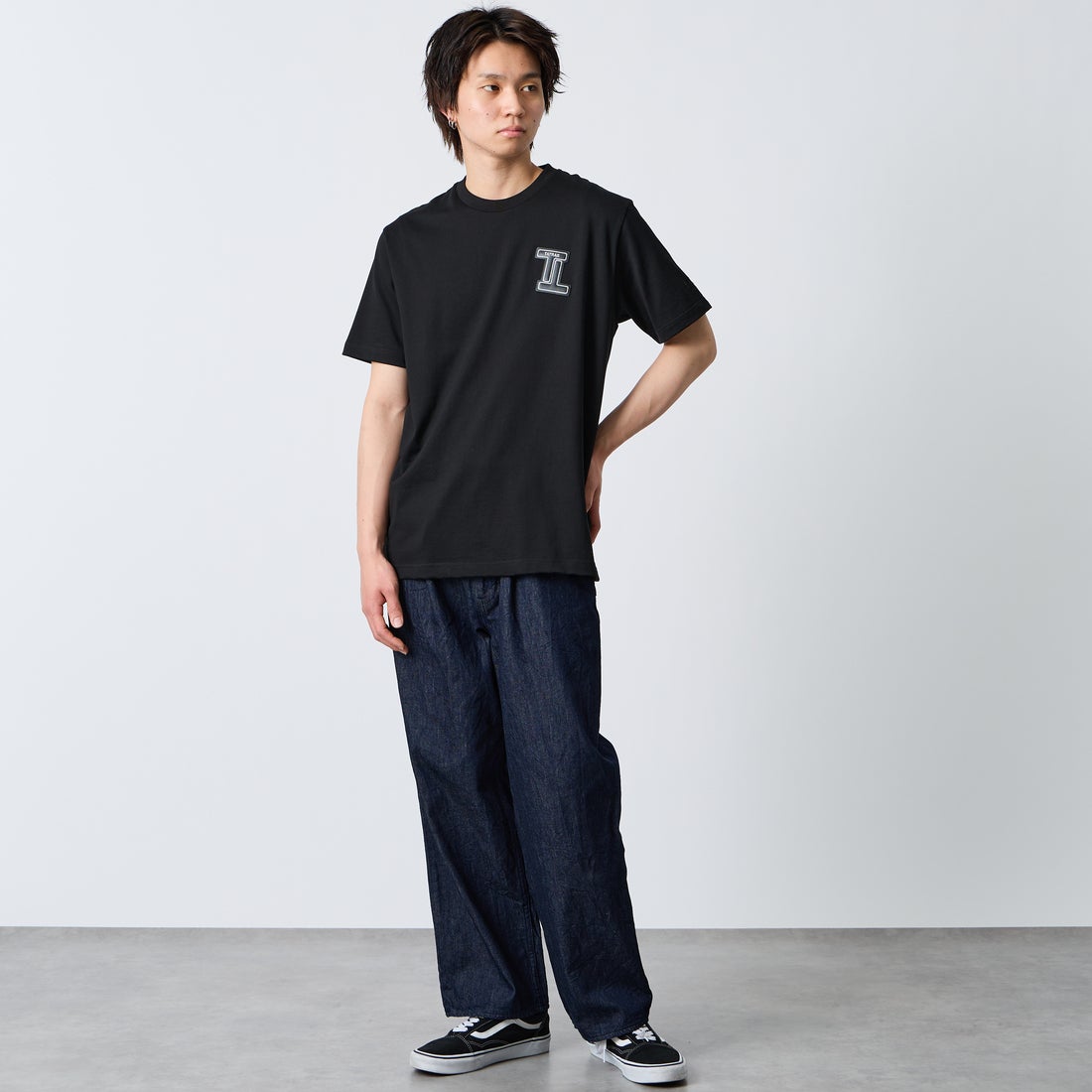 TATRAS [タトラス] CEFEO/セフィア ショートスリーブTシャツ [MCKZ0373083588] BLACK &&モデル身長：177cm 着用サイズ：2&&