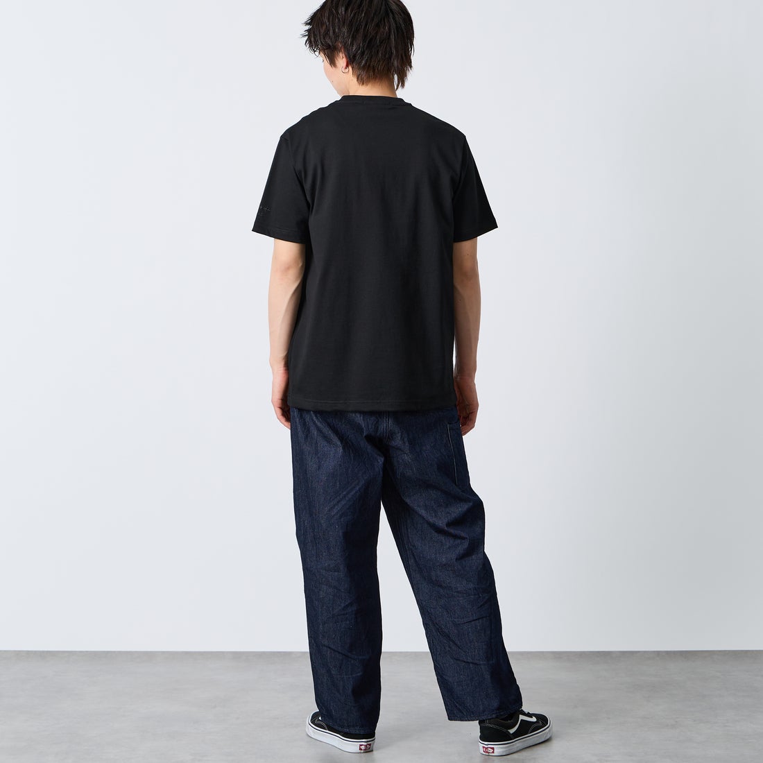 TATRAS [タトラス] CEFEO/セフィア ショートスリーブTシャツ [MCKZ0373083588] BLACK &&モデル身長：177cm 着用サイズ：2&&