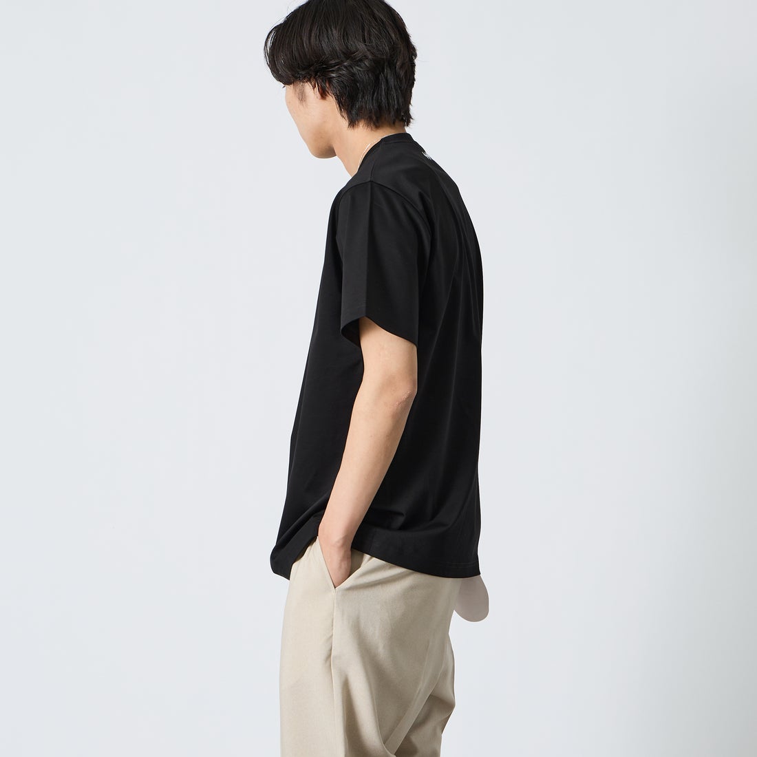 TATRAS [タトラス] SELO/セロ ショートスリーブTシャツ [MCKZ0053083588] BLACK &&モデル身長：179cm 着用サイズ：3&&