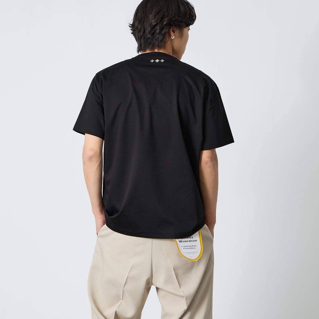 TATRAS [タトラス] SELO/セロ ショートスリーブTシャツ [MCKZ0053083588] BLACK &&モデル身長：179cm 着用サイズ：3&&