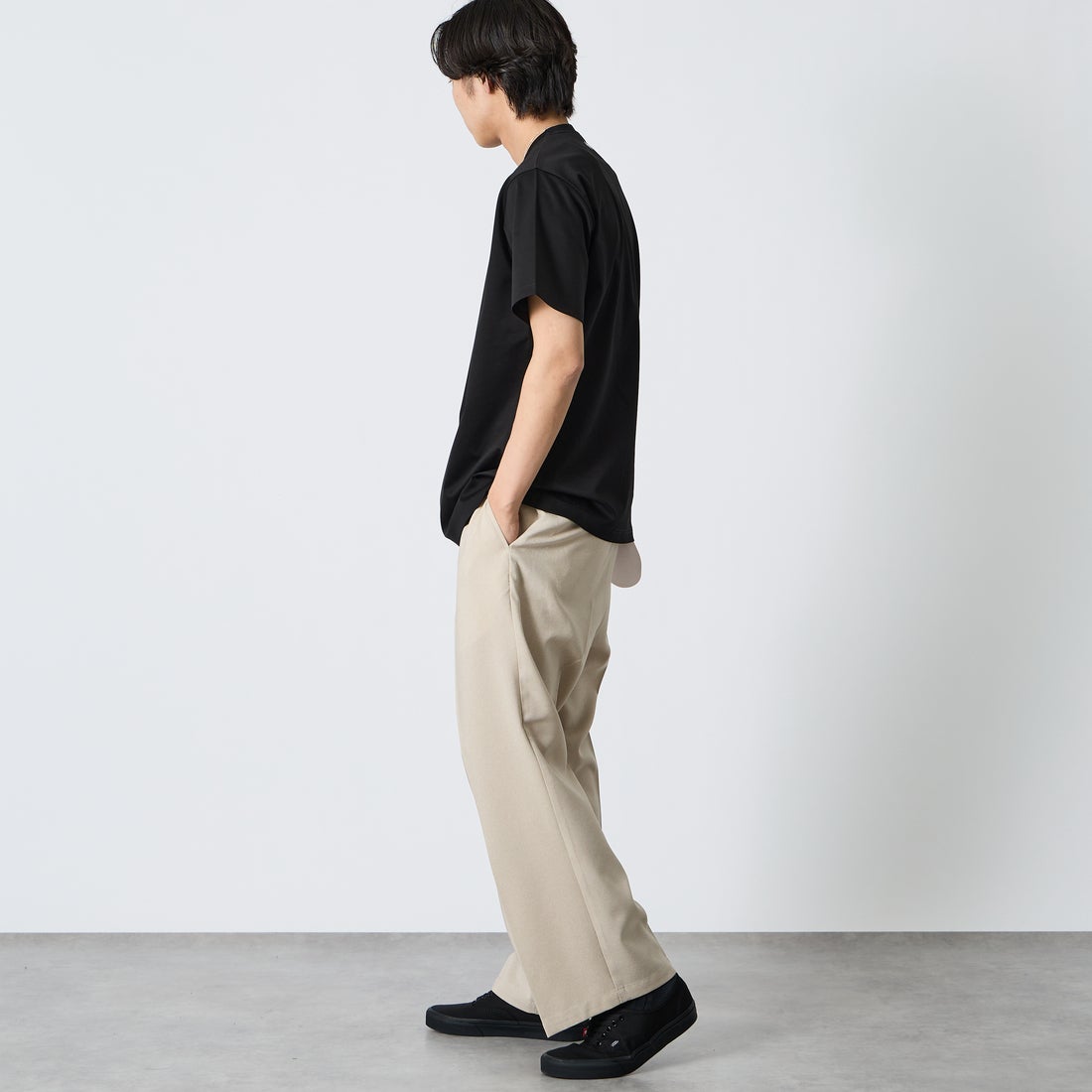 TATRAS [タトラス] SELO/セロ ショートスリーブTシャツ [MCKZ0053083588] BLACK &&モデル身長：179cm 着用サイズ：3&&