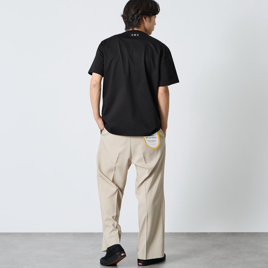 TATRAS [タトラス] SELO/セロ ショートスリーブTシャツ [MCKZ0053083588] BLACK &&モデル身長：179cm 着用サイズ：3&&