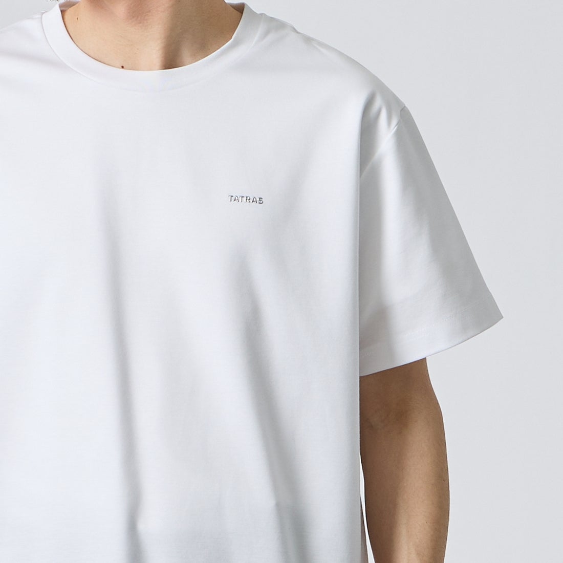 TATRAS [タトラス] SELO/セロ ショートスリーブTシャツ [MCKZ0053083588] WHITE &&モデル身長：168cm 着用サイズ：1&&