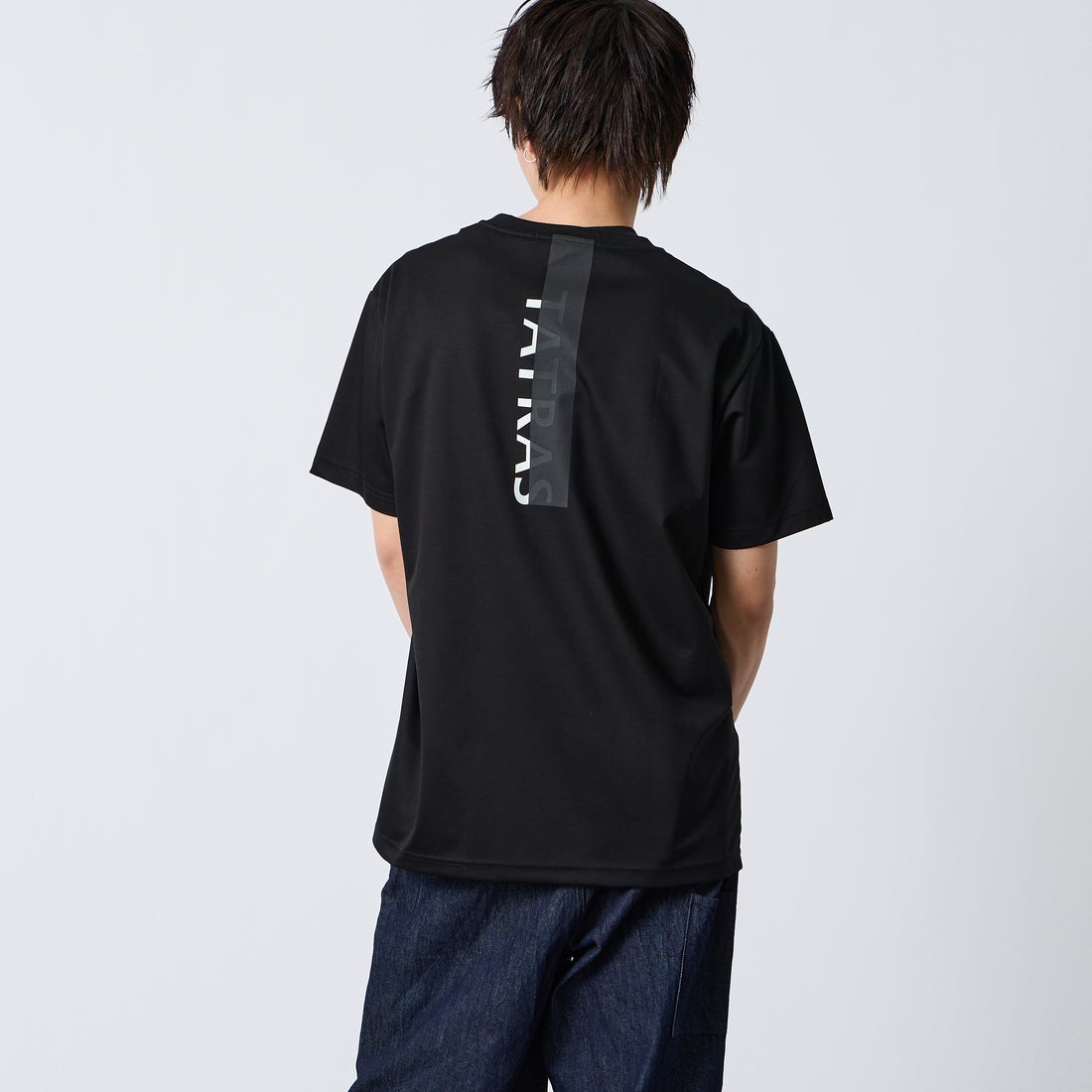 TATRAS [タトラス] ORESTE/オレステ ショートスリーブTシャツ [MCKZ0365083588] BLACK &&モデル身長：177cm 着用サイズ：3&&