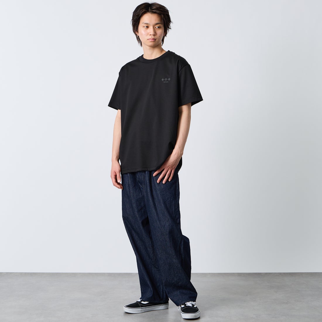 TATRAS [タトラス] ORESTE/オレステ ショートスリーブTシャツ [MCKZ0365083588] BLACK &&モデル身長：177cm 着用サイズ：3&&