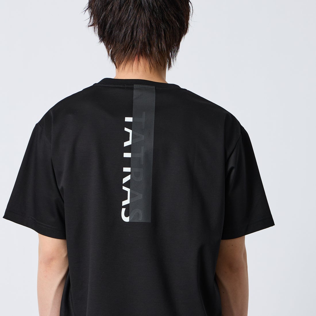 TATRAS [タトラス] ORESTE/オレステ ショートスリーブTシャツ [MCKZ0365083588] BLACK &&モデル身長：177cm 着用サイズ：3&&