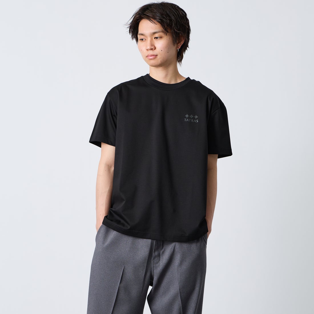 TATRAS [タトラス] TIDEO/ティデオ ショートスリーブTシャツ [MCKZ0368083588] BLACK &&モデル身長：177cm 着用サイズ：2&&