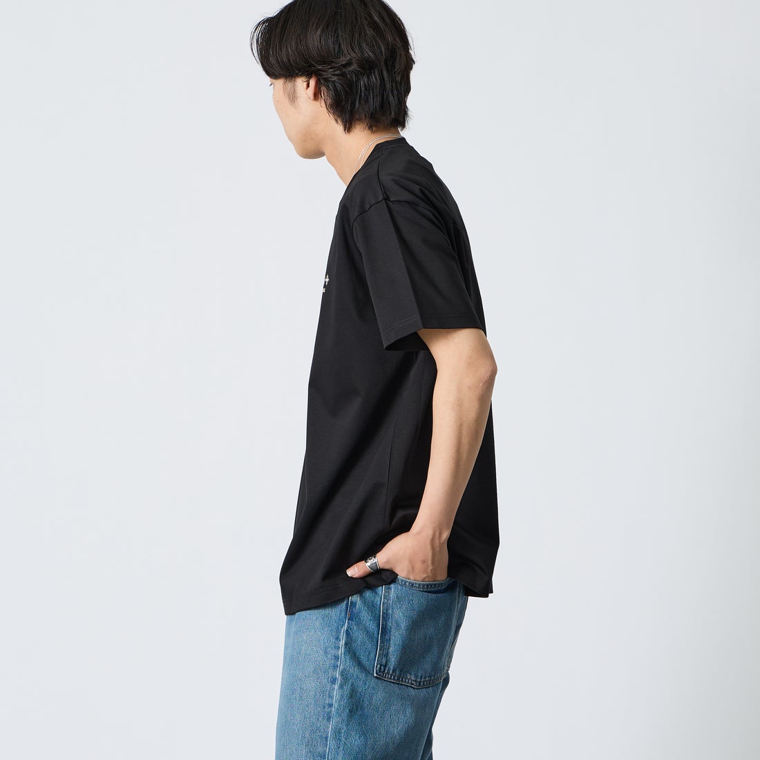 TATRAS [タトラス] NUNKI/ヌンキ ショートスリーブTシャツ [MCKZ0378083588] BLACK &&モデル身長：179cm 着用サイズ：3&&