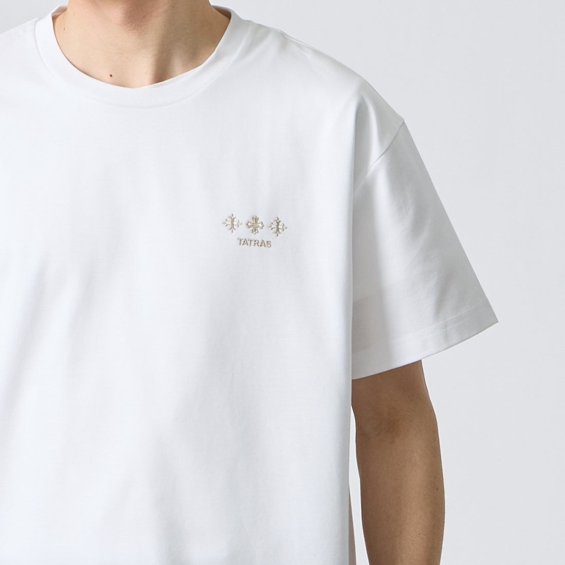 TATRAS [タトラス] NUNKI/ヌンキ ショートスリーブTシャツ [MCKZ0378083588] WHITE &&モデル身長：168cm 着用サイズ：1&&