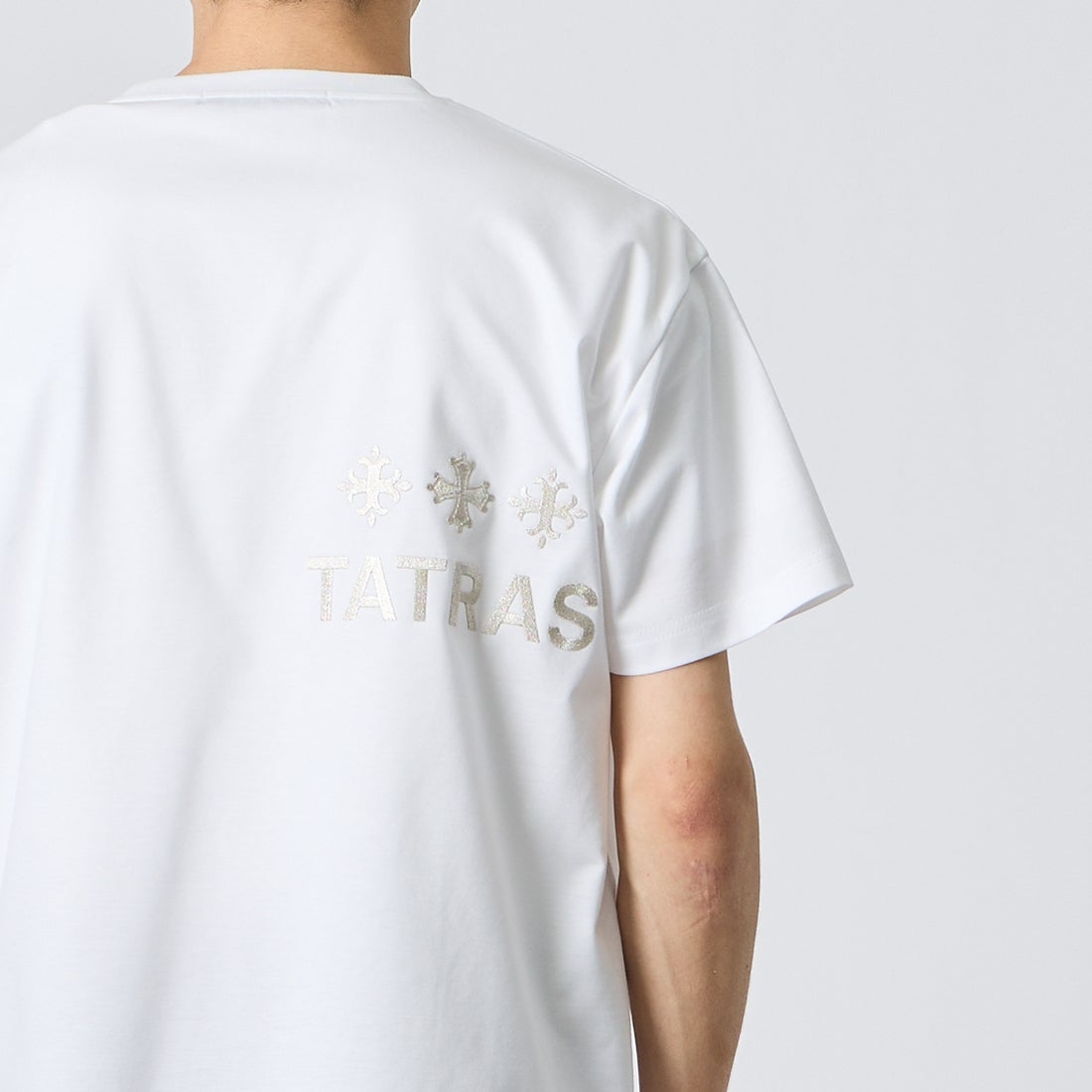 TATRAS [タトラス] NUNKI/ヌンキ ショートスリーブTシャツ [MCKZ0378083588] WHITE &&モデル身長：168cm 着用サイズ：1&&