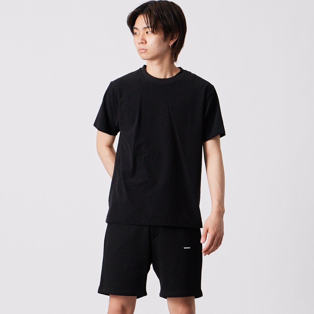 TATRAS [タトラス] LOGELO/ロジェーロ ショートスリーブTシャツ [MCKZ0556083588] BLACK &&モデル身長：177cm 着用サイズ：1&&