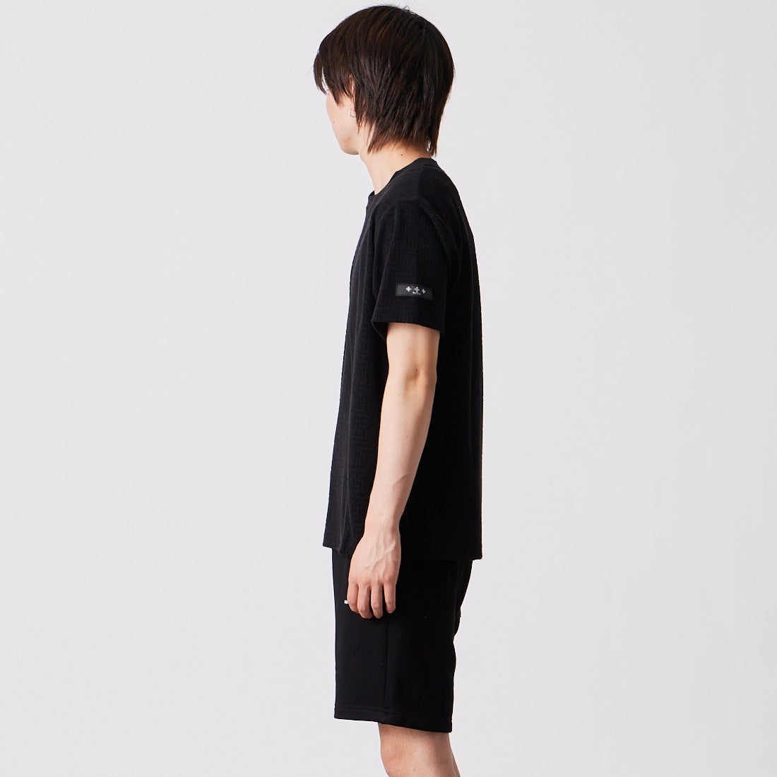 TATRAS [タトラス] LOGELO/ロジェーロ ショートスリーブTシャツ [MCKZ0556083588] BLACK &&モデル身長：177cm 着用サイズ：1&&