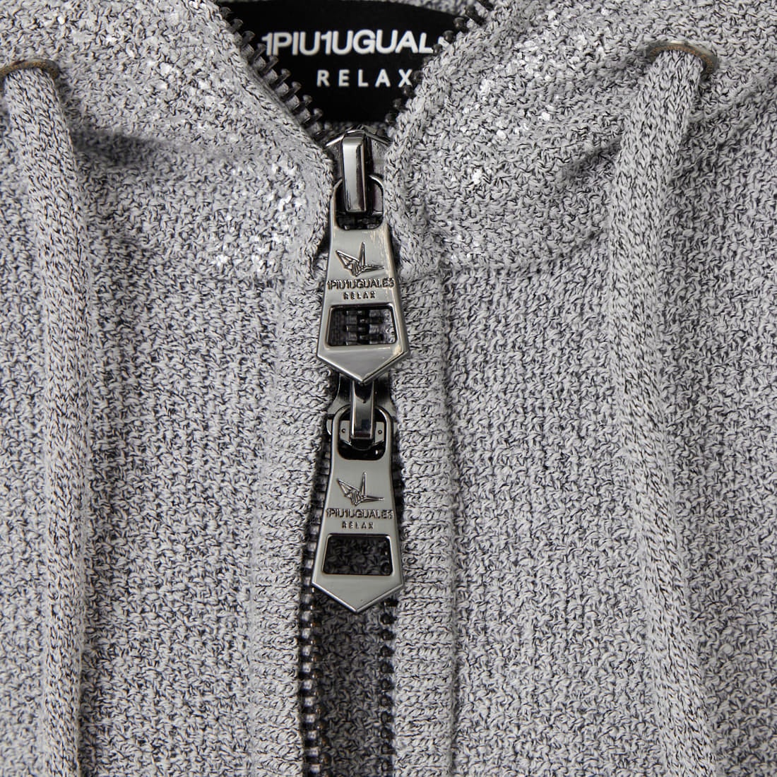 1PIU1UGUALE3 RELAX [ウノ ピゥ ウノ ウグァーレ トレ] グリッターラインニットジップアップフーディー [USK-26009] SN80 GRAY