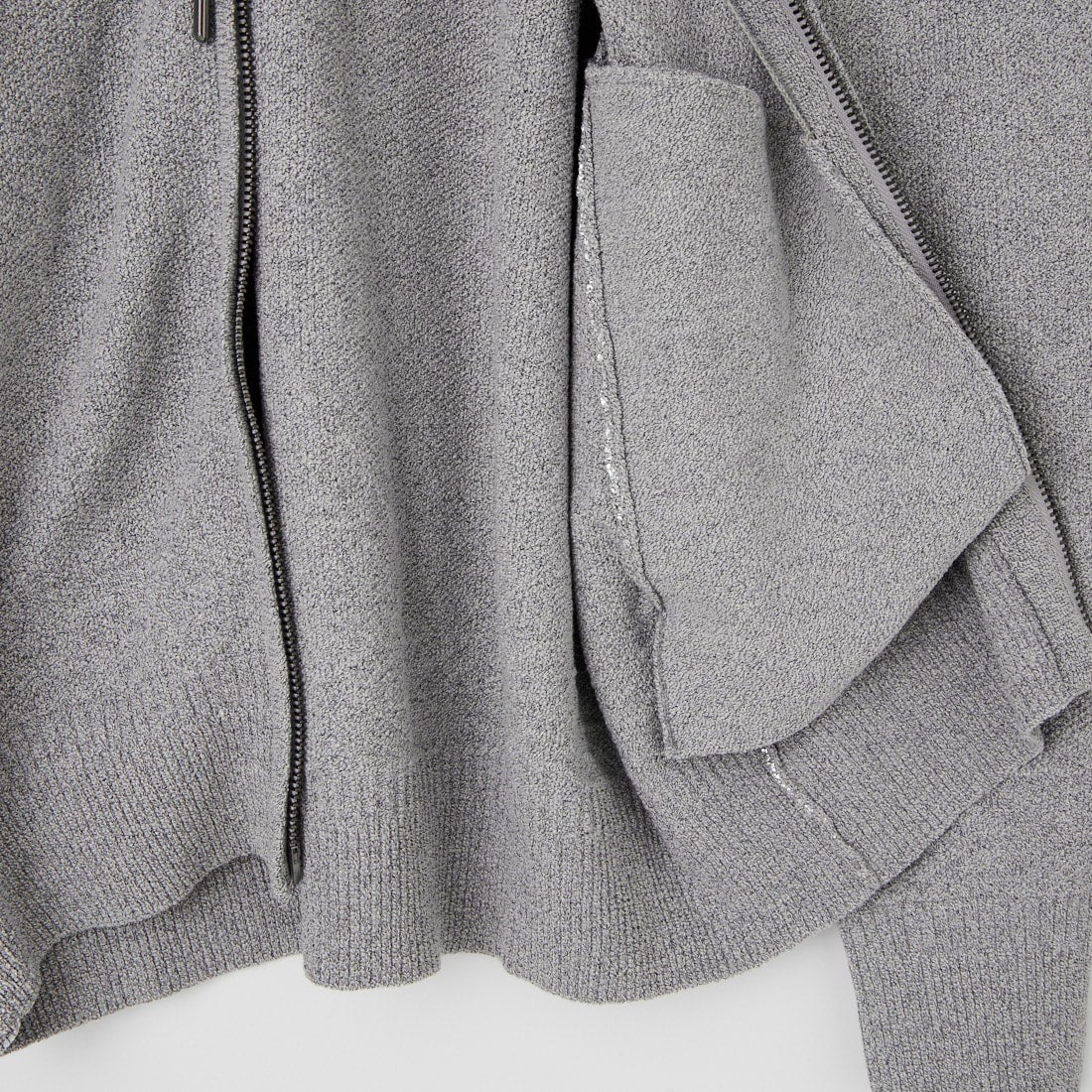 1PIU1UGUALE3 RELAX [ウノ ピゥ ウノ ウグァーレ トレ] グリッターラインニットジップアップフーディー [USK-26009] SN80 GRAY