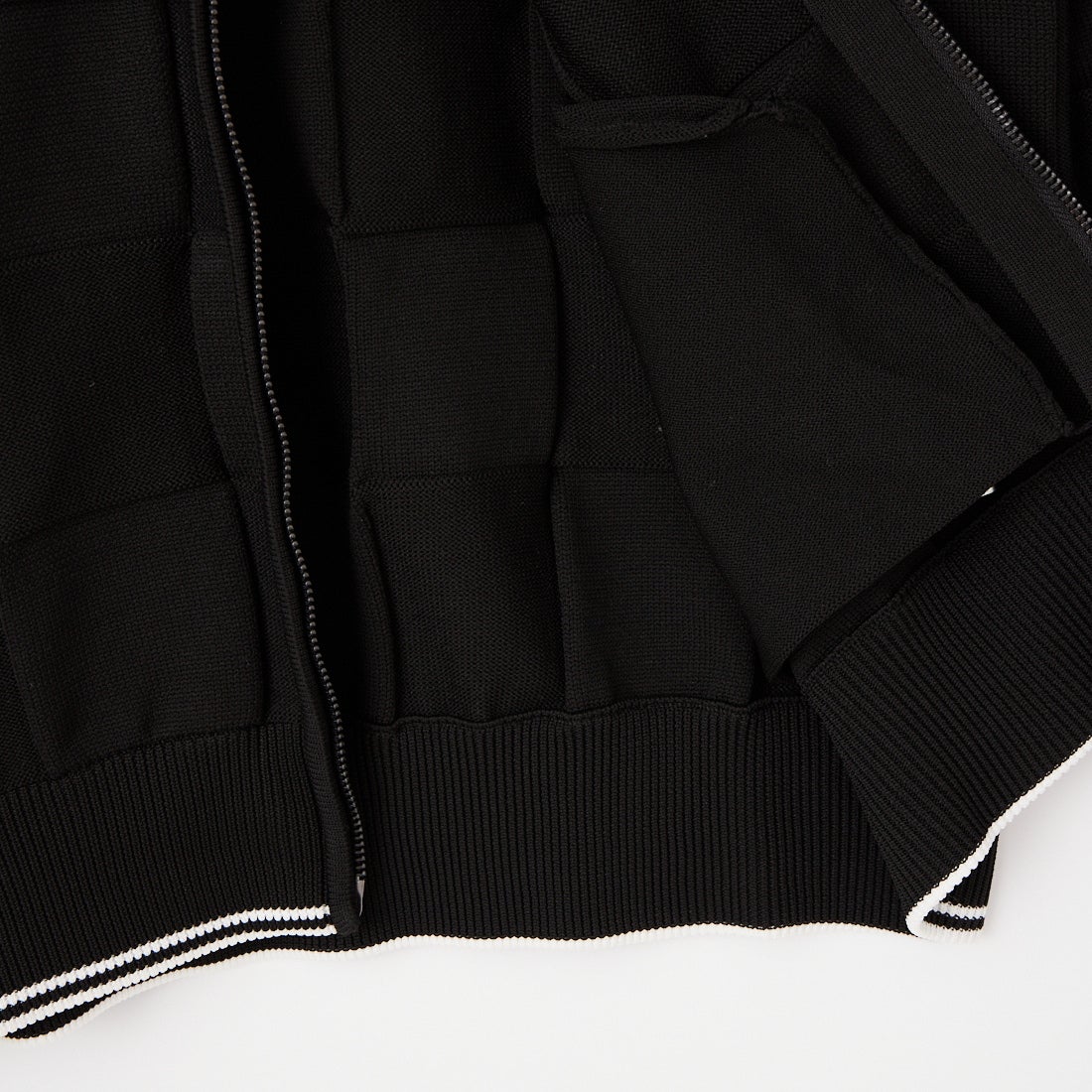 1PIU1UGUALE3 RELAX [ウノ ピゥ ウノ ウグァーレ トレ] ブロックニットジップアップフーディー [USK-26010] SN90 BLACK