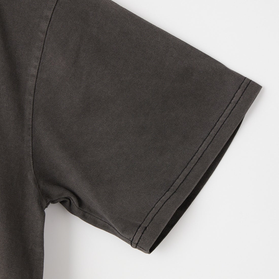 X-girl [エックスガール] ピグメントダイ ハート&ロゴ ショートスリーブTシャツ [105261011023] BLACK