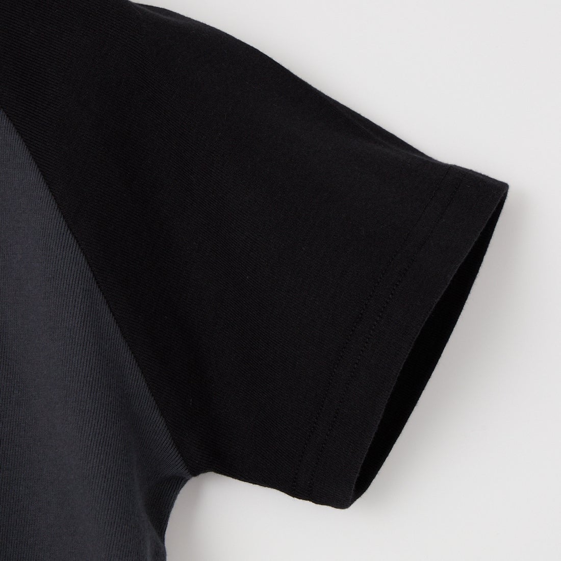 X-girl [エックスガール] フェイスロゴ刺繍パッチ ラグランベビーTシャツ [105261011009] CHARCOAL