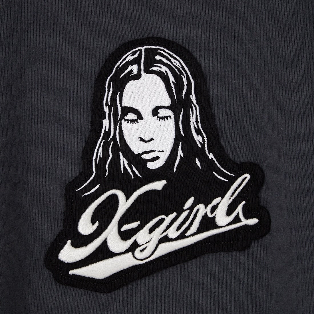 X-girl [エックスガール] フェイスロゴ刺繍パッチ ラグランベビーTシャツ [105261011009] CHARCOAL